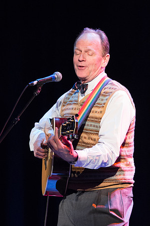 Colorful Troubadour: Livingston Taylor at The Cabot